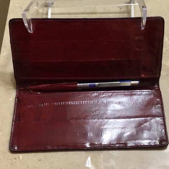 EEL Skin Checkbook Cover - Picture 2 of 3